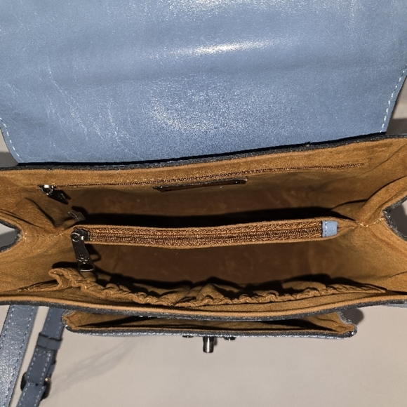 Elegant Blue Embossed Leather Bag - Picture 15 of 17